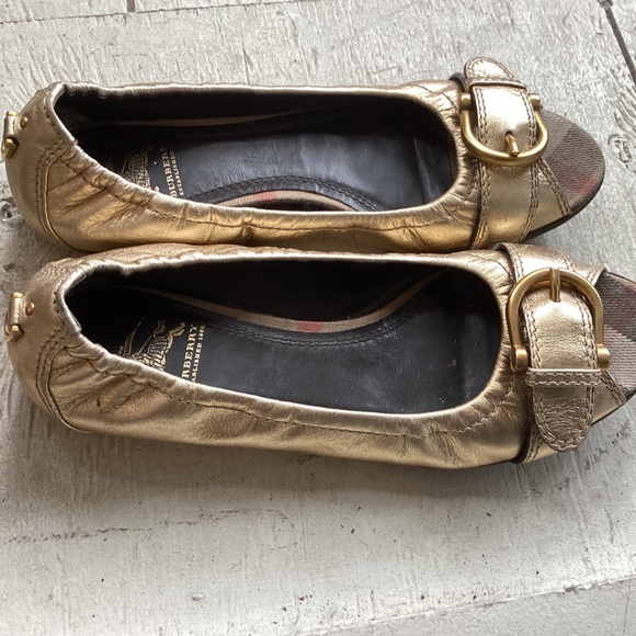 BURBERRY gold leather flats - Picture 4 of 6